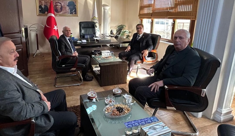 akyazi-kaymakami-mustafa-ikbal-eski-atso-yu-ziyaret-ettiamrhbc83wk