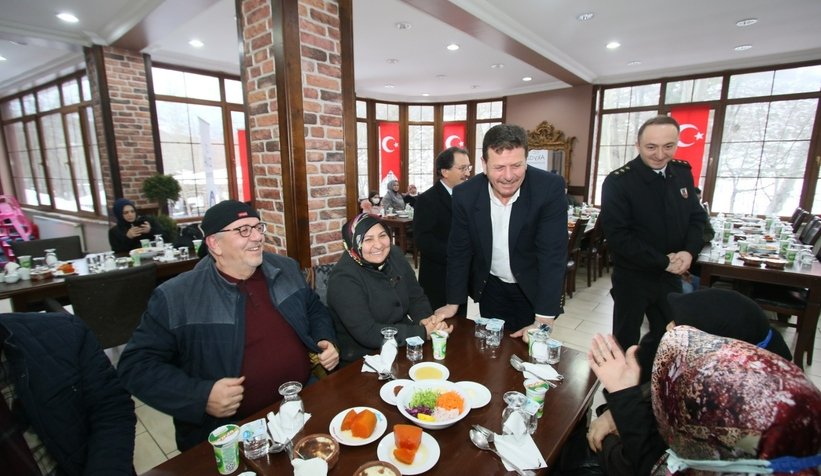 Akyazı Kaymakamlığı'ndan şehit aileleri onuruna yemek