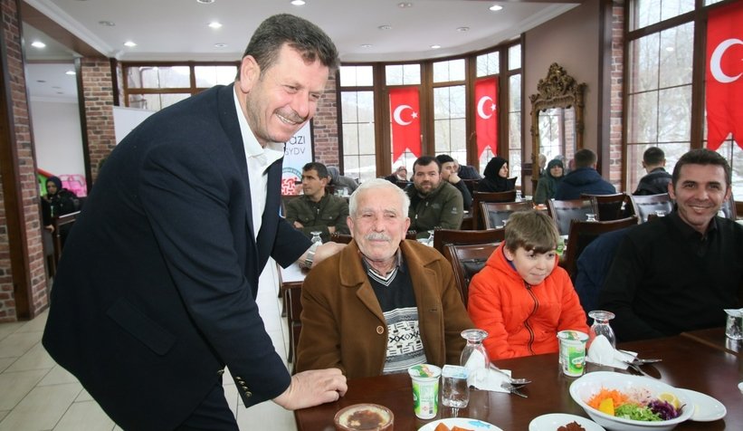 Akyazı Kaymakamlığı'ndan şehit aileleri onuruna yemek