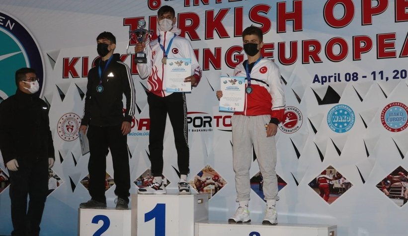 akyazi-kick-bokscular-siyonaya-damga-vurdunxnqsgrlbh
