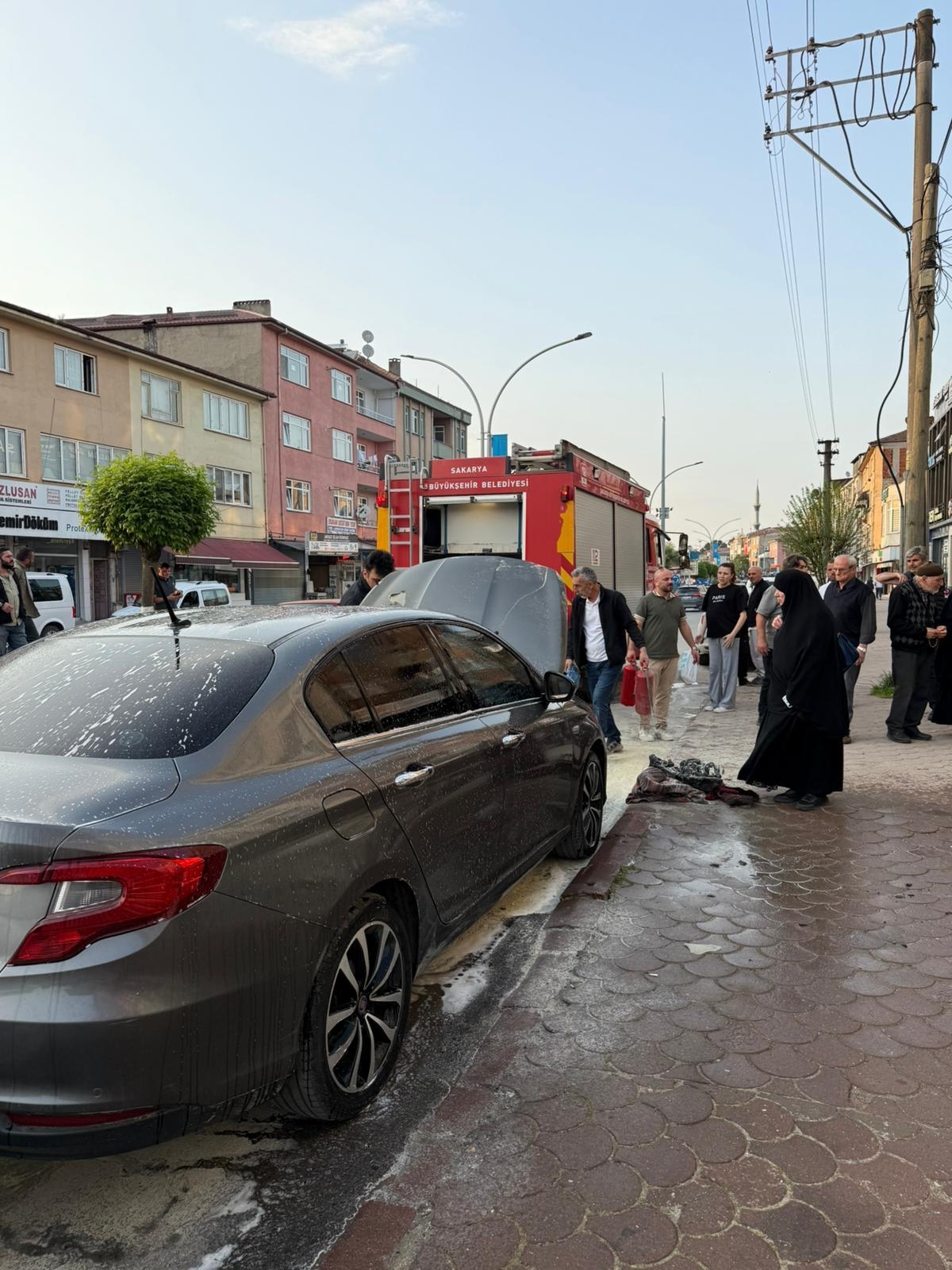 Akyazı'nın en işlek caddesinde panik anları