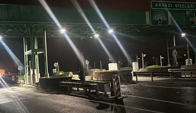 akyazi-otogara-girmeyen-ylcu-otobusu-genc-kizi-gece-vakti-giselerde-indirdinug1r1owtw