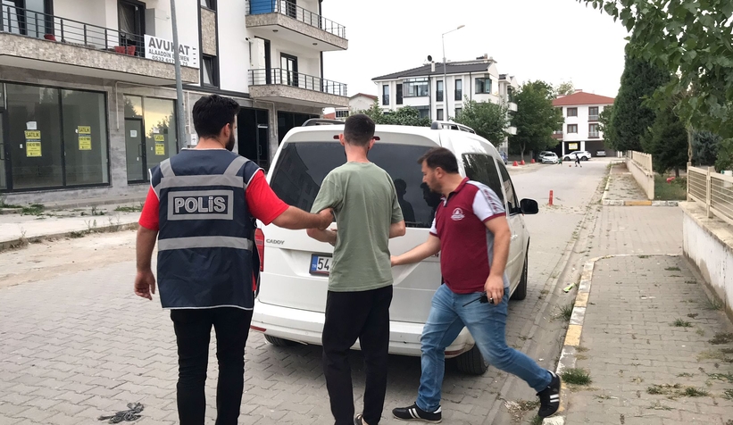 akyazi-polisi-firariyi-yakaladimnzlk1bdbv