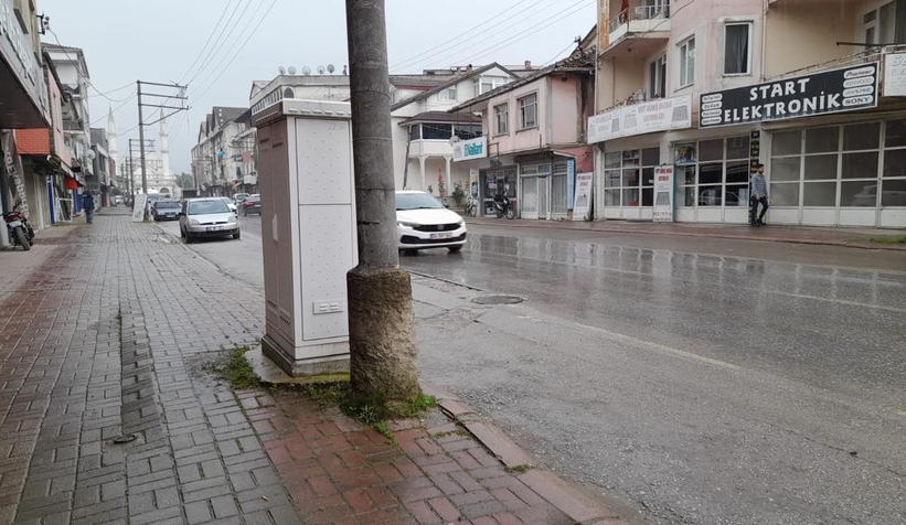 akyazi-sahipsiz-3-ay-sonra-asfaltlanacak-caddelerde-calisma-yokc2f0mlk0vn