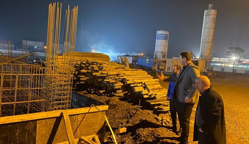 Akyazı Spor Kompleksi'nde çalışmalar gece gündüz sürüyor