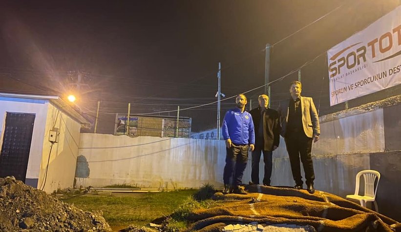 Akyazı Spor Kompleksi'nde çalışmalar gece gündüz sürüyor