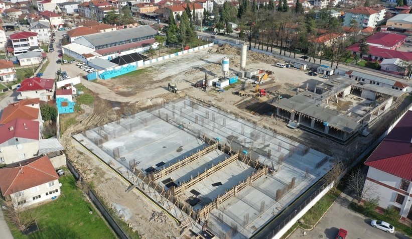 akyazi-spor-kompleksi-nin-ilk-kat-kaba-insaati-tamamlandisxhkb3rom2