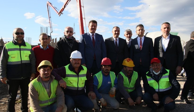 akyazi-spor-kompleksi-nin-temeli-atildimgrum25vaw