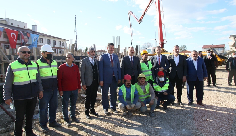 akyazi-spor-kompleksi-nin-temeli-atildimgrum25vaw