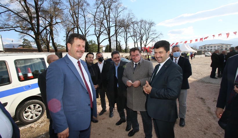 akyazi-spor-kompleksi-nin-temeli-atildimgrum25vaw
