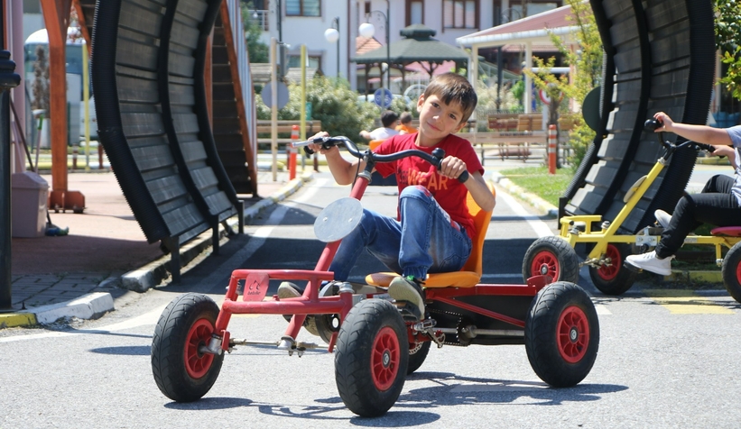 Akyazı Trafik Park'a yoğun ilgi