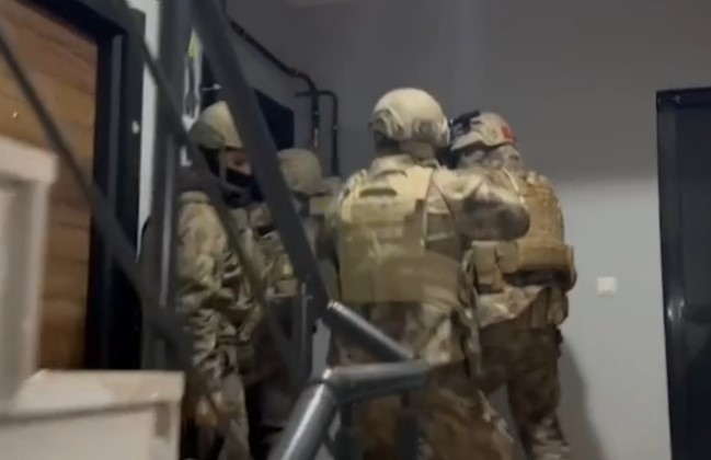 Akyazı ve Adapazarı'nda uyuşturucu operasyonu