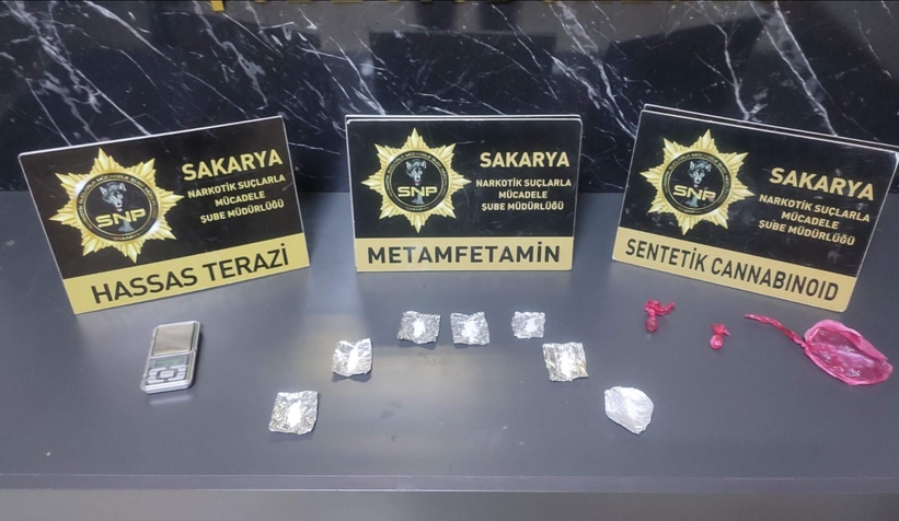 Akyazı ve Adapazarı'nda uyuşturucu operasyonu