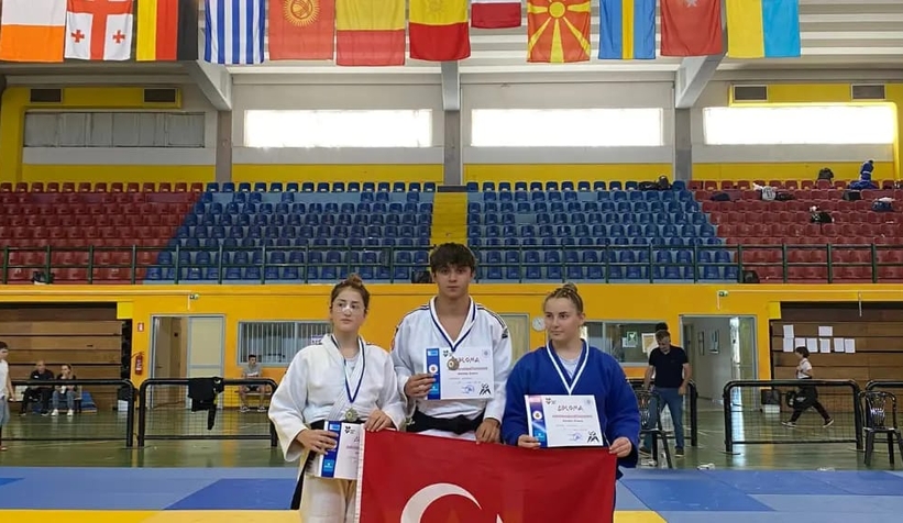 akyazi-ve-karapurcekli-judocular-yunanistan-dan-gogsumuzu-kabarttizu16u3c2rw
