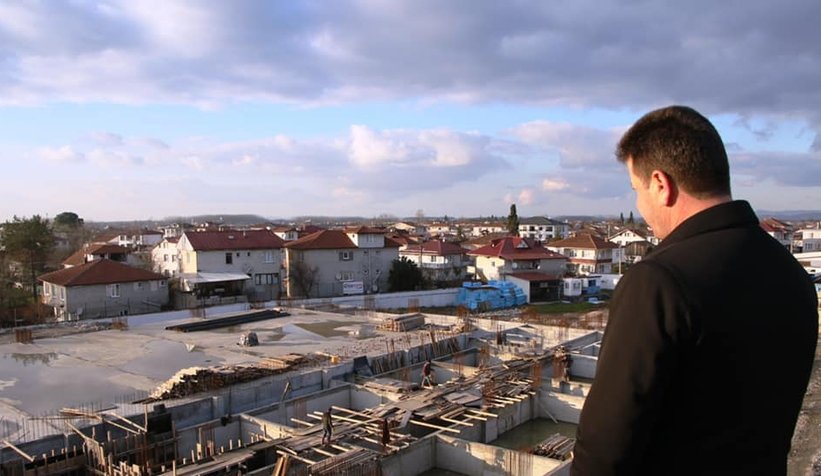 Akyazı yarı olimpik havuzun temel kazısına başlandı