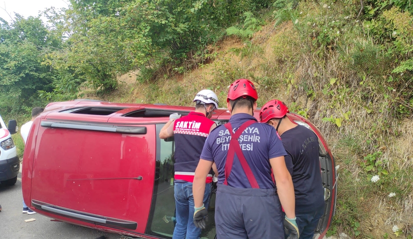 Akyazı ‘da kaza : 3 Yaralı
