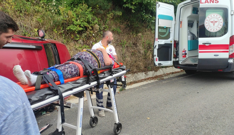 Akyazı ‘da kaza : 3 Yaralı