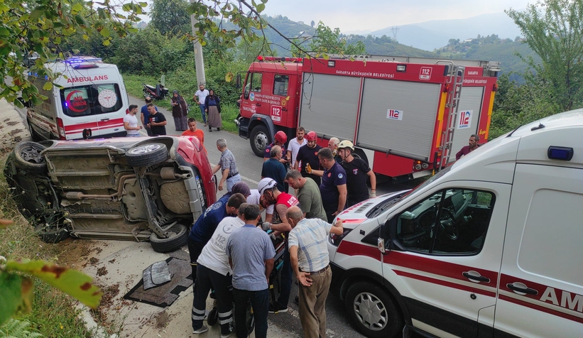 Akyazı ‘da kaza : 3 Yaralı
