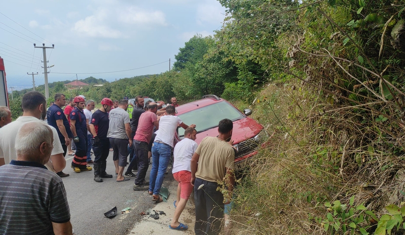 Akyazı ‘da kaza : 3 Yaralı
