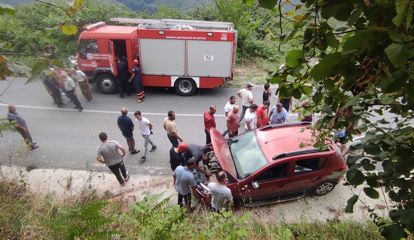 Akyazı ‘da kaza : 3 Yaralı