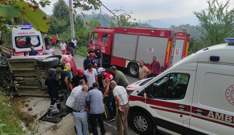 Akyazı ‘da kaza : 3 Yaralı