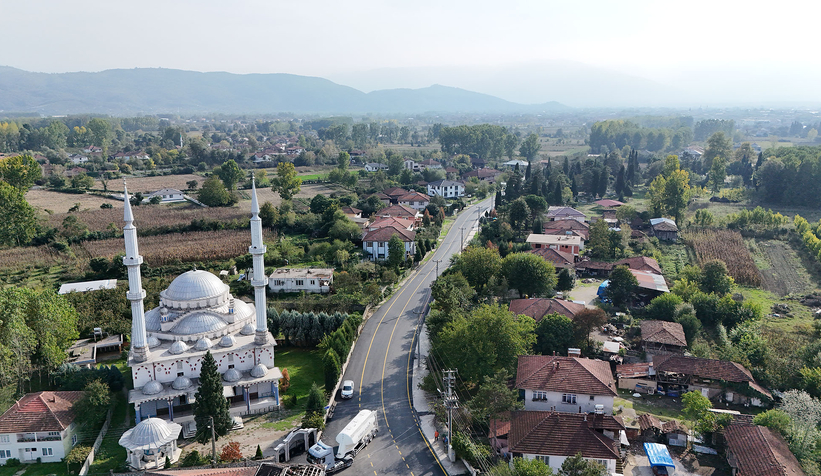 akyazida-4-mahallenin-grup-yolu-yenilendiceruqm1ha3