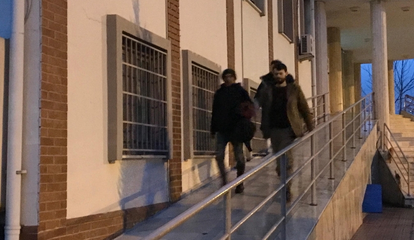 akyazida-6-firari-polislerce-yakalandievvhd1ovys
