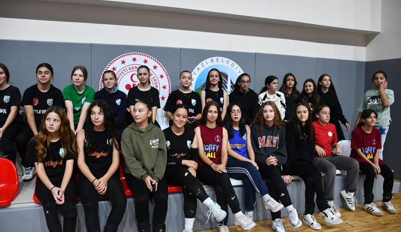 akyazida-amator-spor-haftasi-coskusu-sporun-birlestirici-gucu-salona-sigmadioetwz21ese