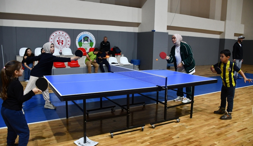 akyazida-amator-spor-haftasi-coskusu-sporun-birlestirici-gucu-salona-sigmadioetwz21ese