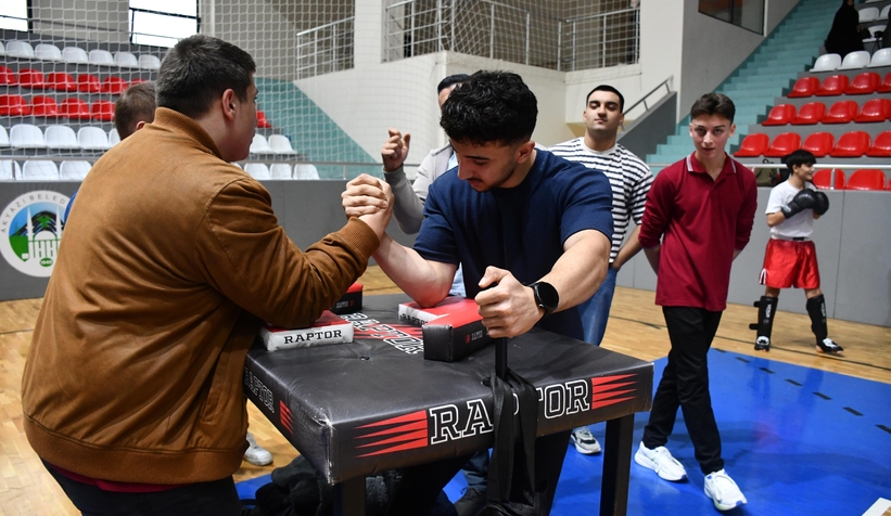 akyazida-amator-spor-haftasi-coskusu-sporun-birlestirici-gucu-salona-sigmadioetwz21ese