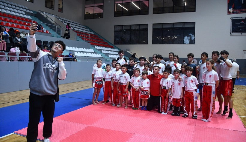 akyazida-amator-spor-haftasi-coskusu-sporun-birlestirici-gucu-salona-sigmadioetwz21ese