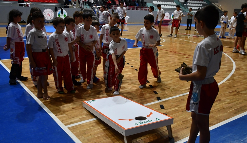 akyazida-amator-spor-haftasi-coskusu-sporun-birlestirici-gucu-salona-sigmadioetwz21ese