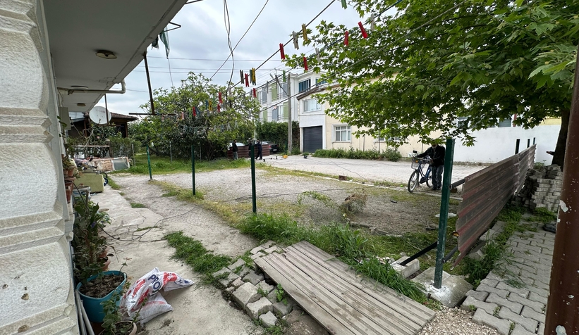 akyazida-arsa-sahipleri-kamulastirma-talebiyle-yolu-kapattirjjxqtvynf