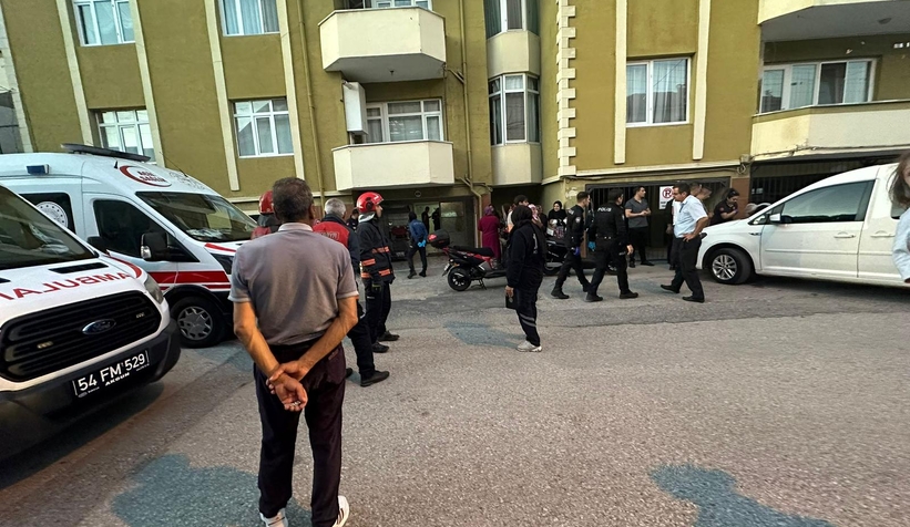 Akyazıda bir genç ölü bulundu