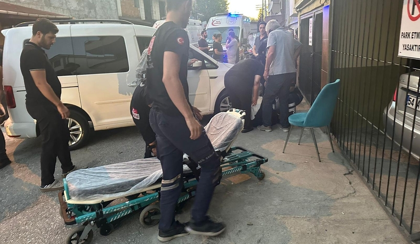 Akyazıda bir genç ölü bulundu