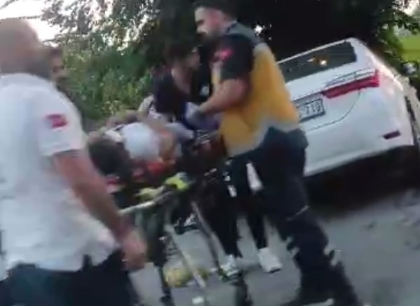 Akyazıda feci kaza: 4 yaralı