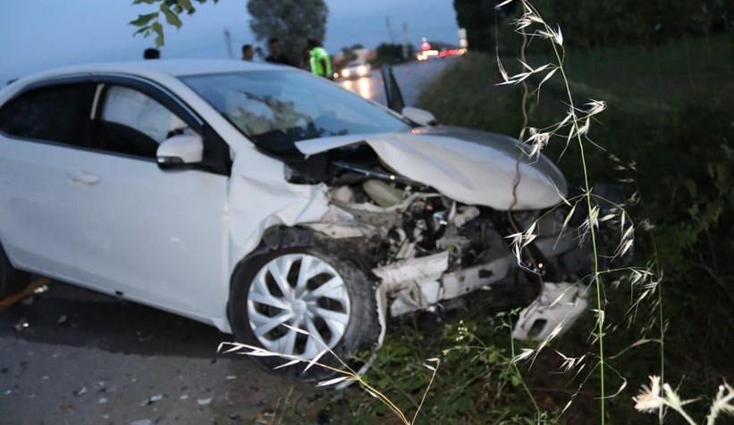 Akyazıda feci kaza: 4 yaralı