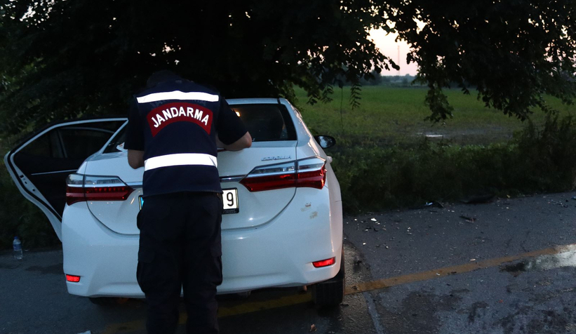 Akyazıda feci kaza: 4 yaralı