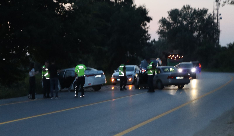 Akyazıda feci kaza: 4 yaralı