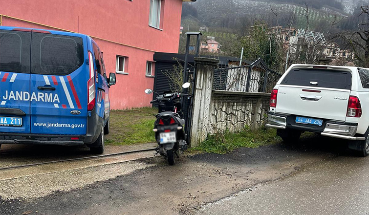 Akyazıda hırsızlık girişimi