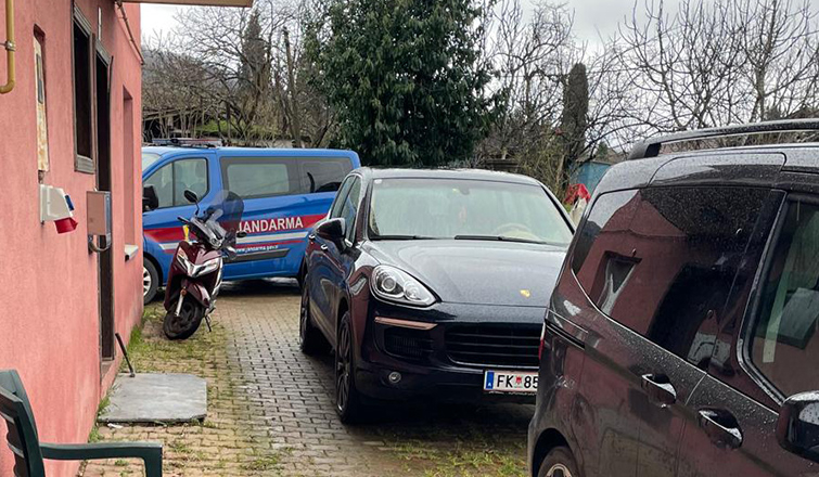 Akyazıda hırsızlık girişimi