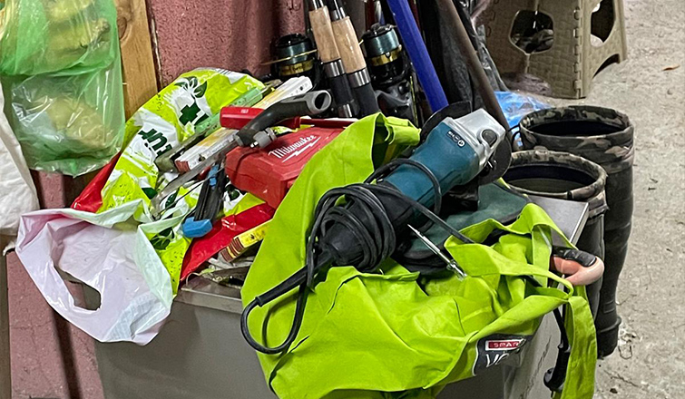 Akyazıda hırsızlık girişimi