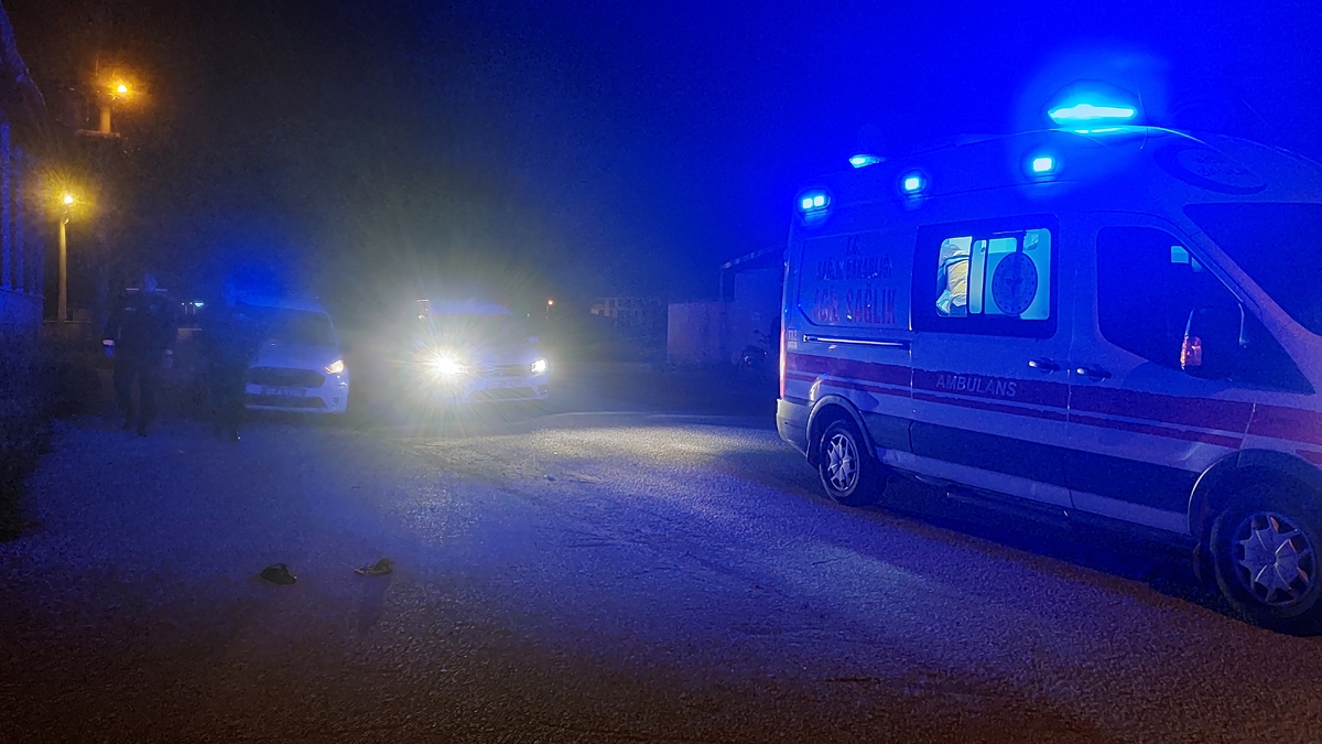 Akyazı’da Kavga Kanlı Bitti: 1 Kişi Hayatını Kaybetti