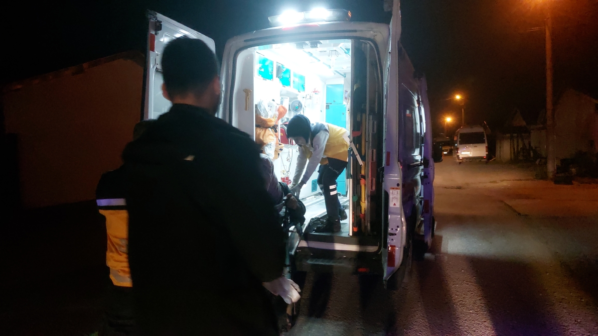 Akyazı’da Kavga Kanlı Bitti: 1 Kişi Hayatını Kaybetti