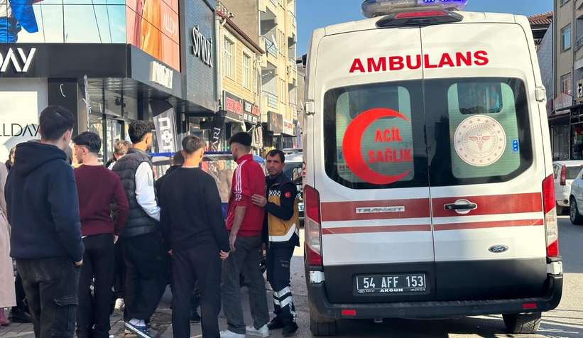 Akyazıda kaza 2 yaralı