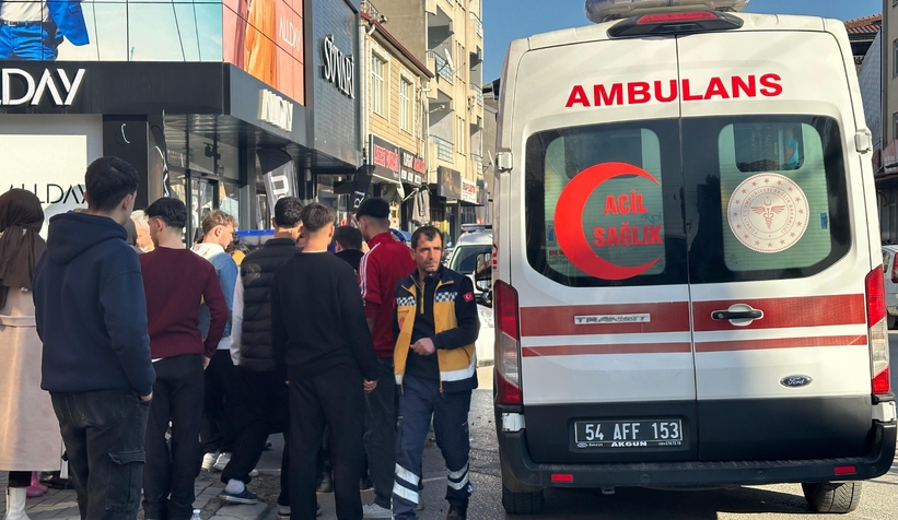 Akyazıda kaza 2 yaralı