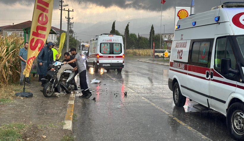 Akyazıda Kaza: 2 yaralı