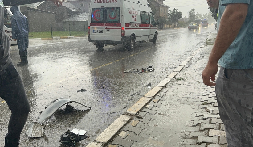 Akyazıda Kaza: 2 yaralı