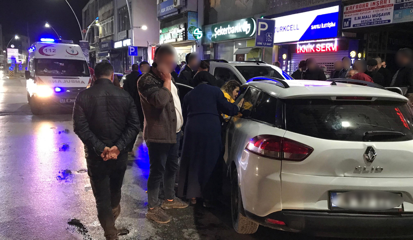 Akyazıda kaza: 5 yaralı