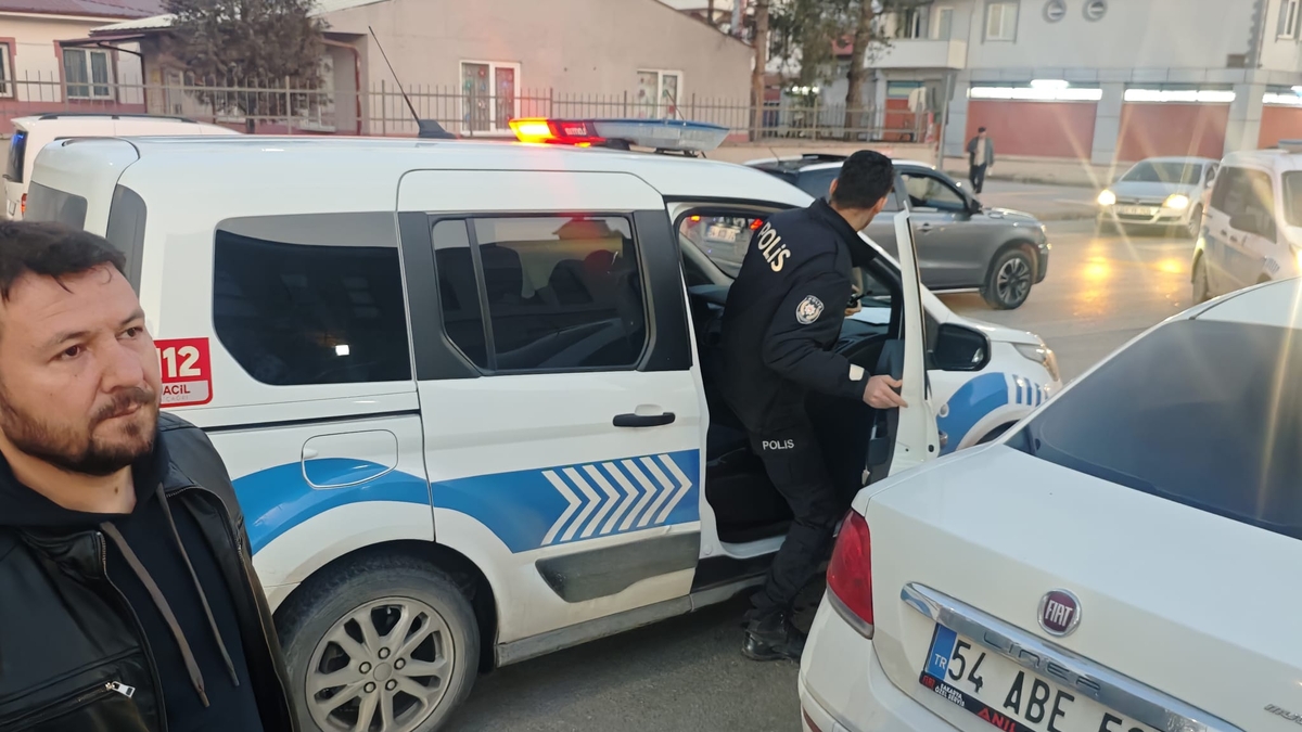 Akyazı’da korku dolu anlar: Hamile kadın kurtarıldı